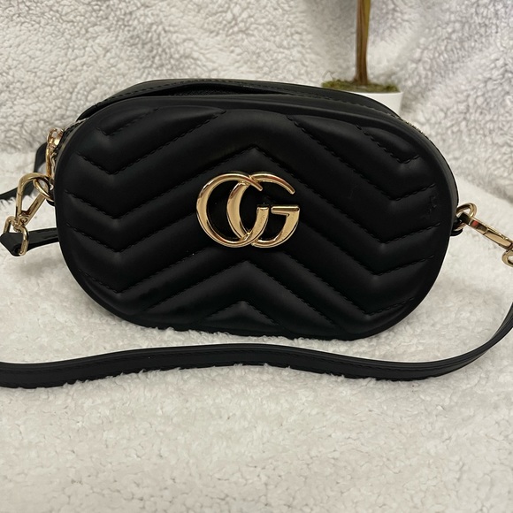 Gucci Look a Like Handbags - Gucci Bag Leather Very Similar Look A Like 200cmx150cm NWT Made in China